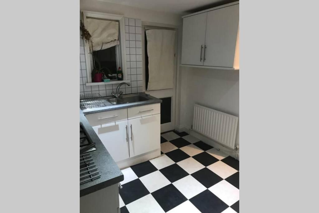 2 Bed Lovely Garden Flat Nr Wandsworth Common Londres Extérieur photo